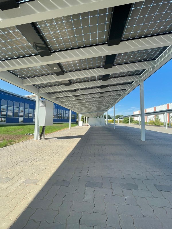 Kırklareli'nde geliştirilen solar panel sistemli yapılar 12 ülkeye satılıyor