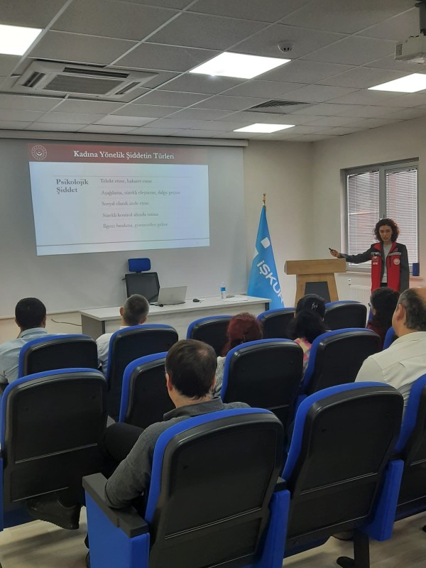 Kırklareli'nde kadına karşı şiddetle mücadele eğitimleri sürüyor