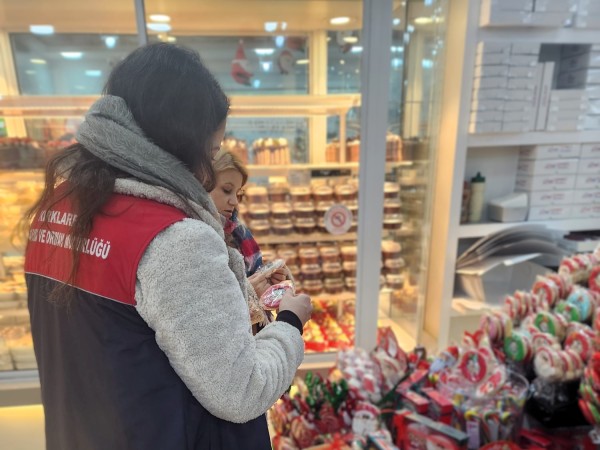Kırklareli'nde yılbaşı öncesi tatlıcı ve şekerlemeciler denetlendi
