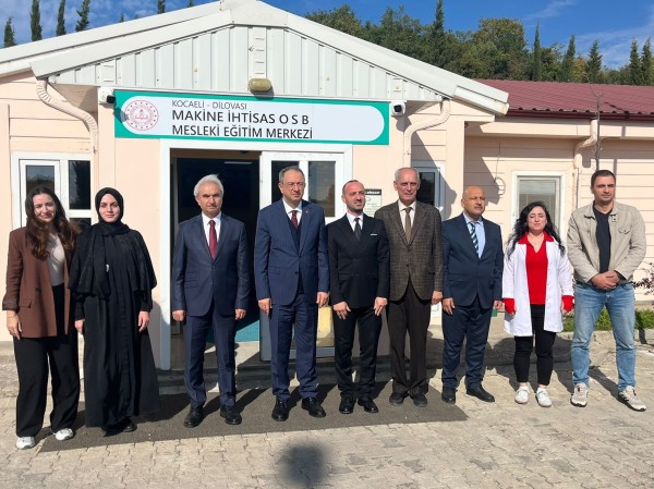 Kocaeli'de organize sanayi bölgesindeki merkezde gençler sektöre kazandırılıyor