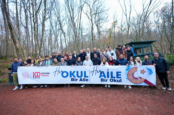 Milli Eğitim Bakanı Tekin, İstanbul'da öğretmenlerle doğa yürüyüşü yaptı