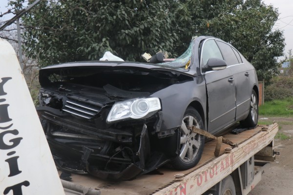 Sakarya'da otomobille tırın karıştığı kazada 1 kişi öldü, 1 kişi yaralandı
