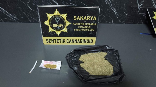 Sakarya'da üzerinde uyuşturucu bulunan 9 şüpheli gözaltına alındı