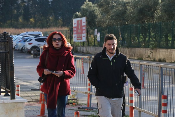Sanatçı Gül Tut'un ölümüyle ilgili oğlu Tuğberk Yağız Gülter Yalova Adliyesine geldi