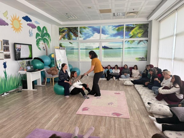 Tekirdağ'da normal doğuma yönelik ebe destekli proje hayata geçirildi