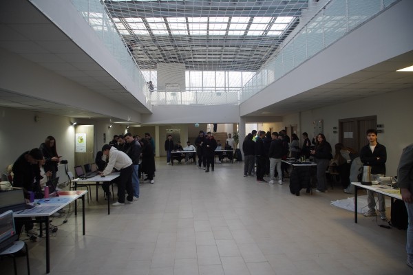 TÜ Teknik Bilimler Meslek Yüksekokulunda "Geleceği Tasarlayanlar" sergisi açıldı