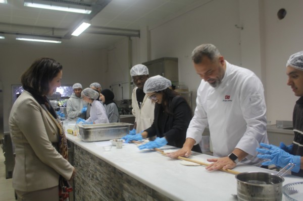 Uluslararası öğrencilere Kırklareli'nin meşhur yemekleri tanıtıldı