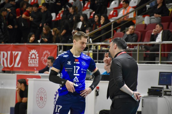 Voleybol: SMS Grup Efeler Ligi