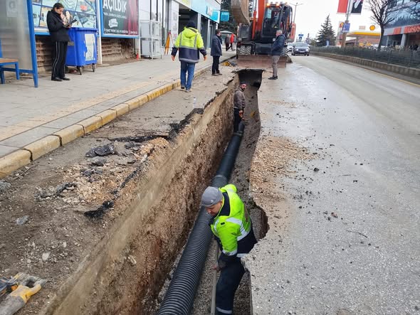 Bozüyük’te Altyapı Çalışmaları Sürüyor