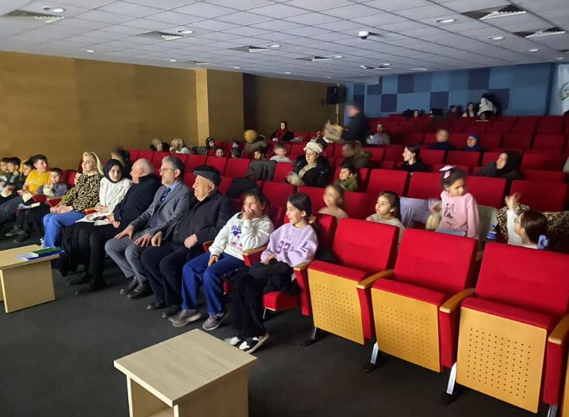 Gölpazarı’nda Öğrencilere Karne Hediyesi