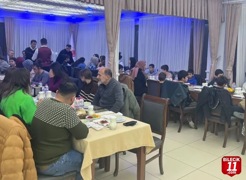 Bozüyük’te Çocuklara İftar Sofrası