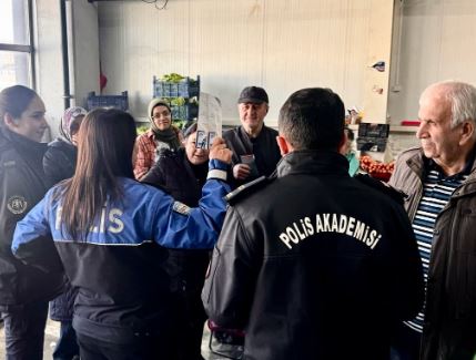 Kapalı Semt Pazarı’nda Dolandırıcılığa Karşı Bilgilendirme