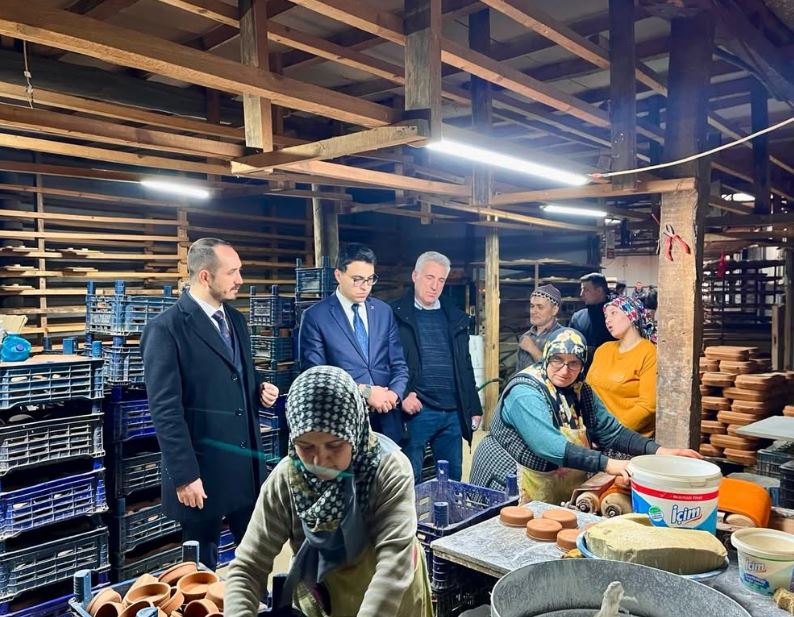 Kınık’ta Çömlekçiliğe Gelecek Dokunuşu