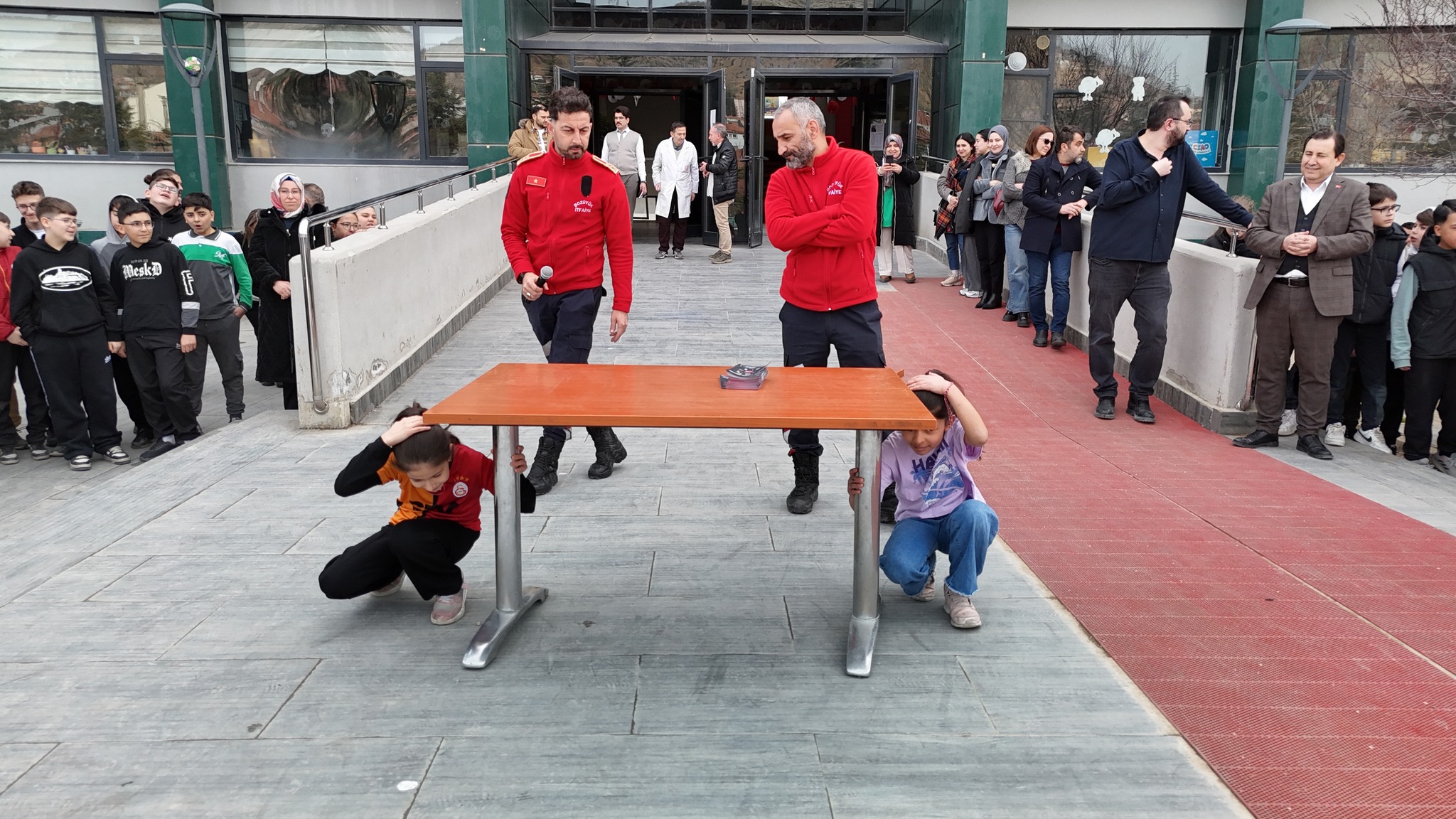 Bozüyük’te Öğrencilere Deprem Eğitimi