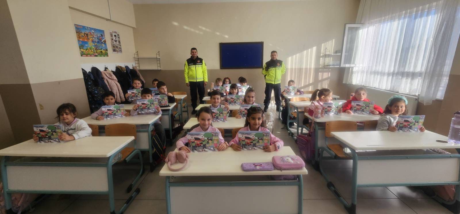 JANDARMA'DAN MİNİKLERE TRAFİK EĞİTİMİ