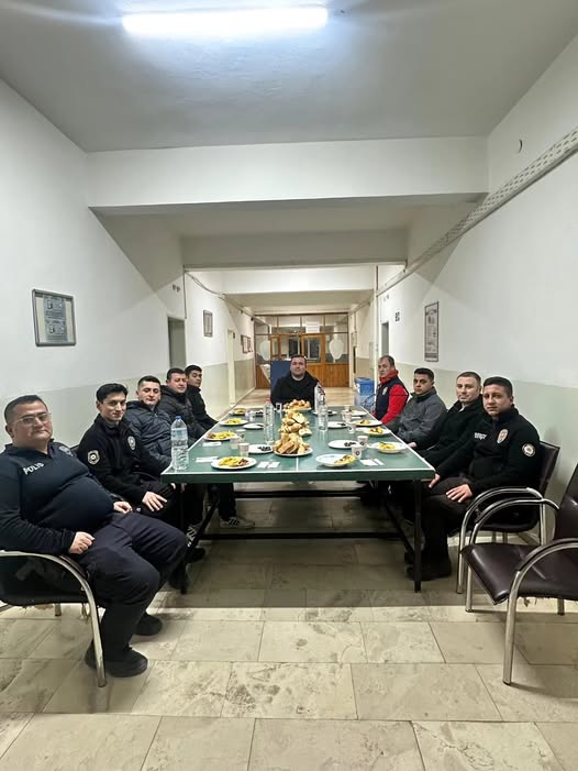 Kaymakam Ünal, Emniyet Personeliyle Sahur Yaptı