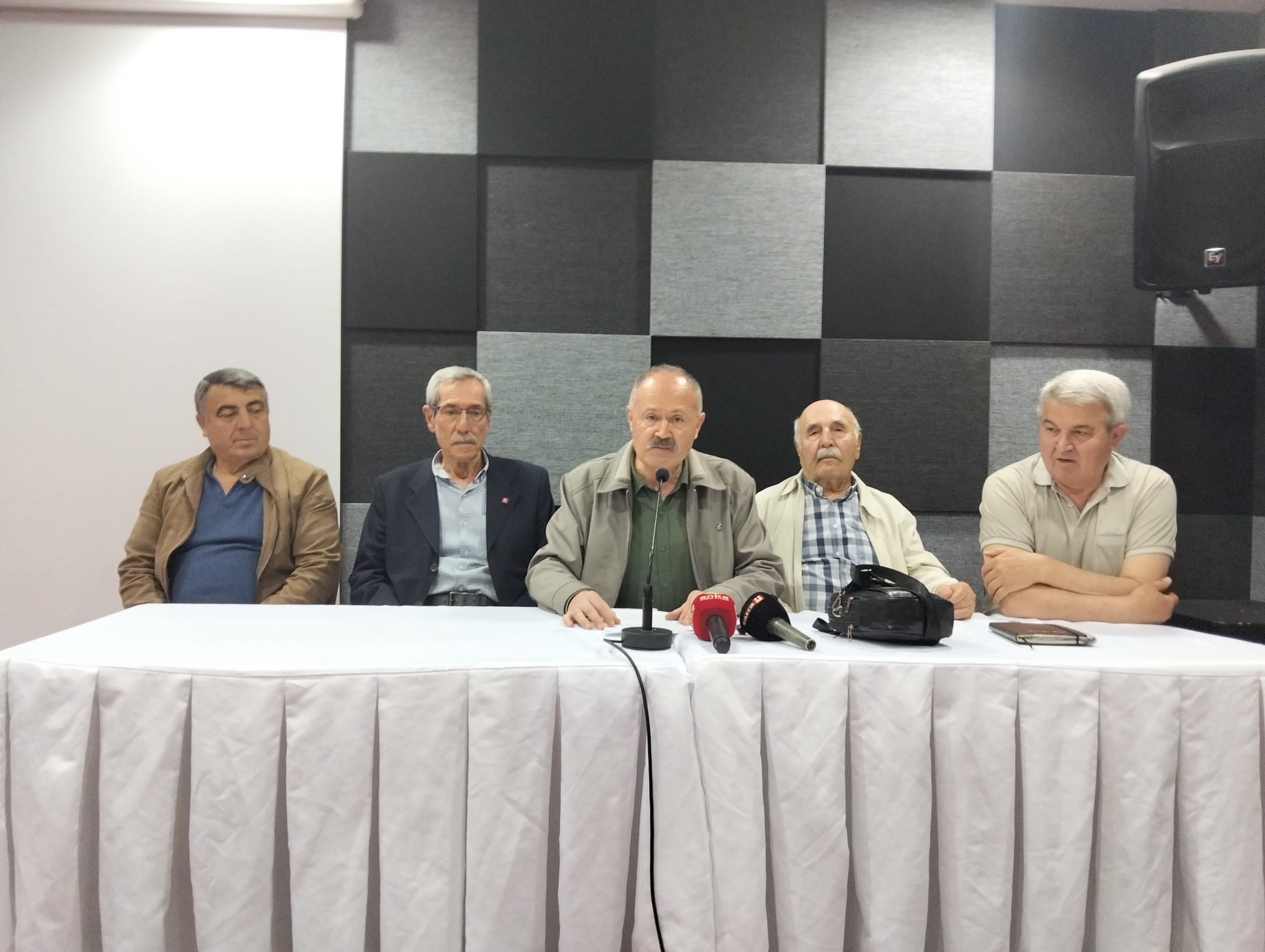 Emekliler Bilecik’ten seslendi: “Emeklilerin feryadını siyasi iktidar duymuyor, anlamıyor”