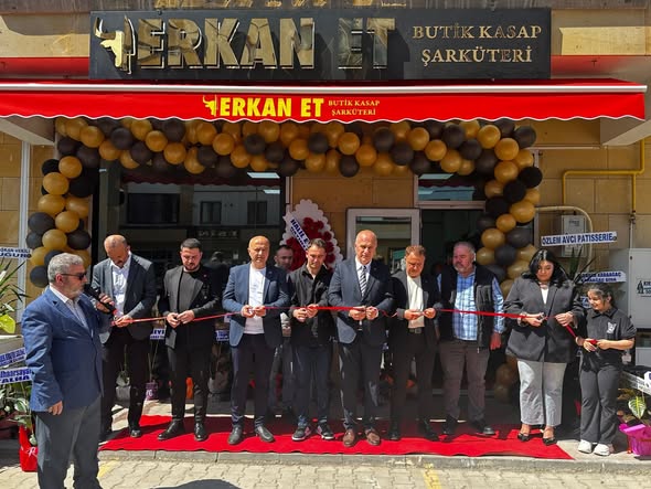 Erkan Et Osmaneli'nde Açıldı