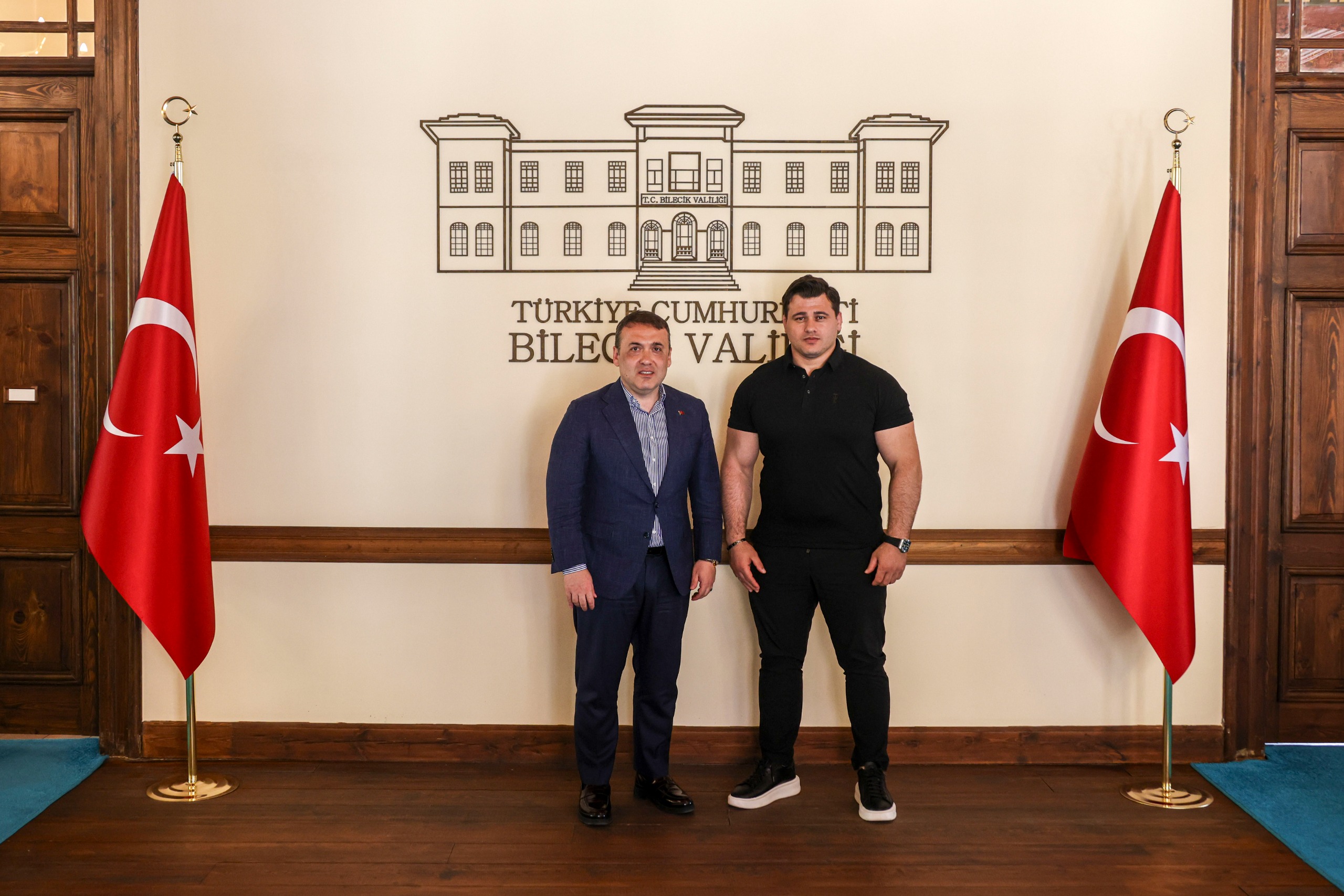 Avrupa ve Dünya Şampiyonu Millî Güreşçi Kayaalp’ten Vali Sözer’e Ziyaret