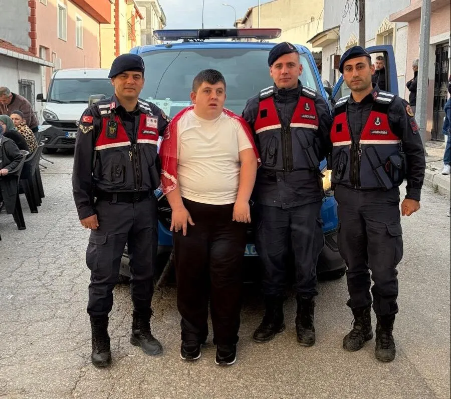 JANDARMA SELİMCAN'IN MUTLULUĞUNA ORTAK OLDU