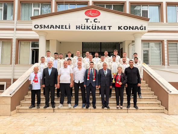 Kaymakam Kılıç, Osmaneli Spor’un İdareci ve Futbolcularıyla Buluştu