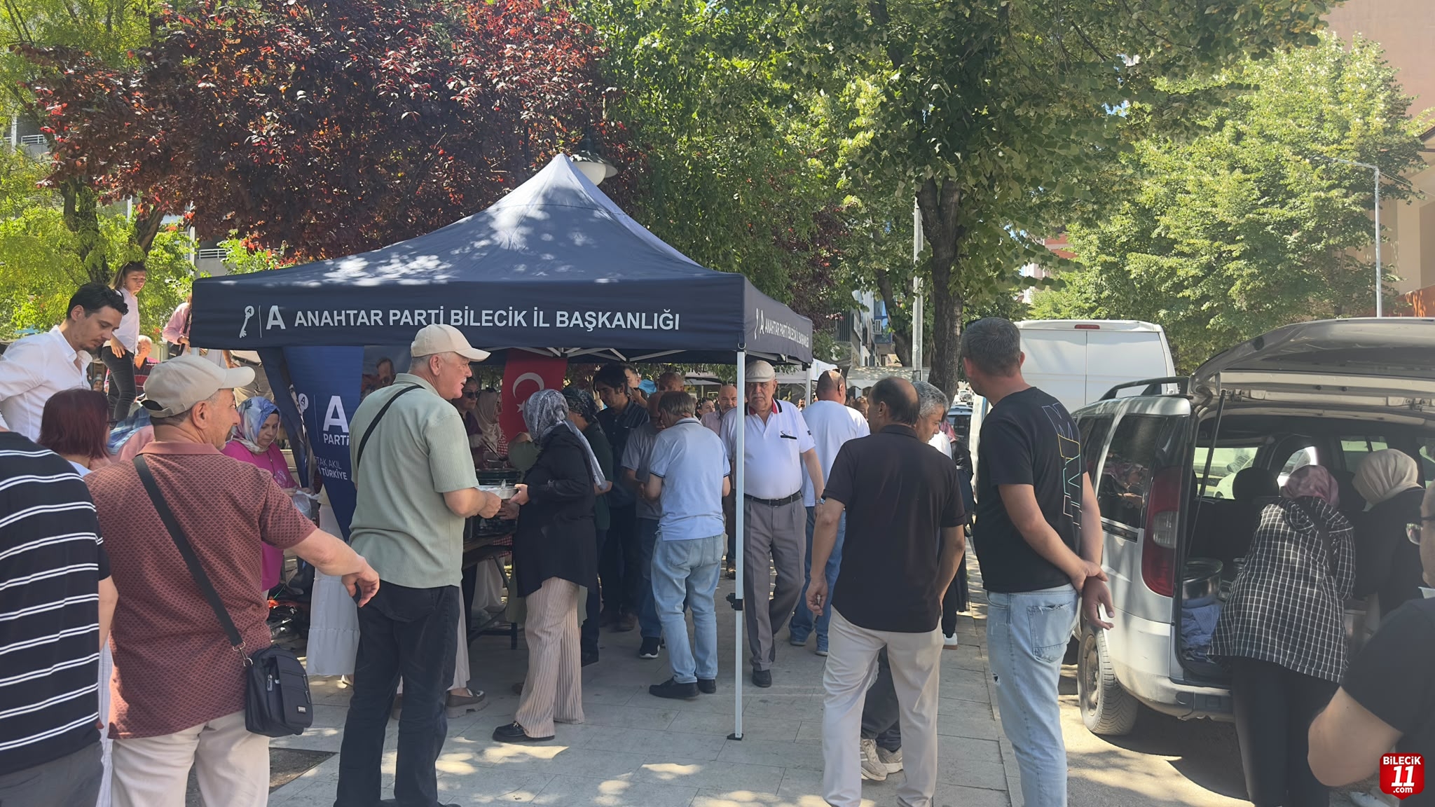 ANAHTAR PARTİ BİLECİK'TE AŞURE İKRAMINDA BULUNDU
