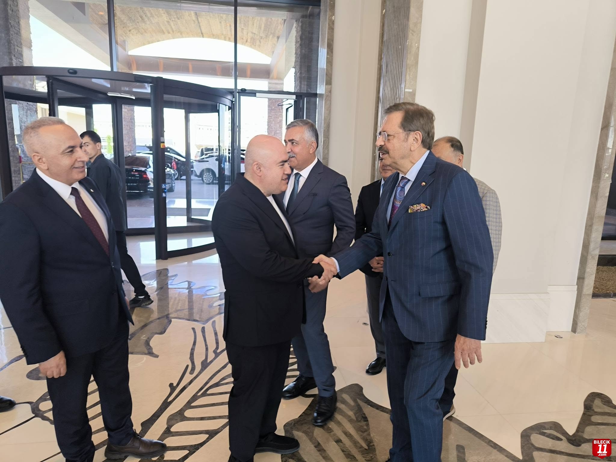 BAŞKAN ERGÜN MERMER FUARINDA