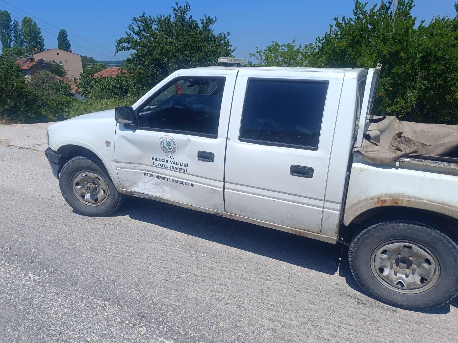 Bilecik'te Motosiklet ile Kamyonet Çarpıştı: 1 Yaralı