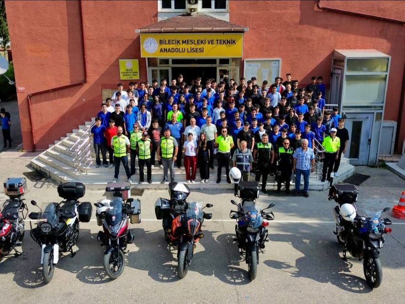 BİLECİK'TE ÖĞRENCİLERE MOTOSİKLET EĞİTİMİ