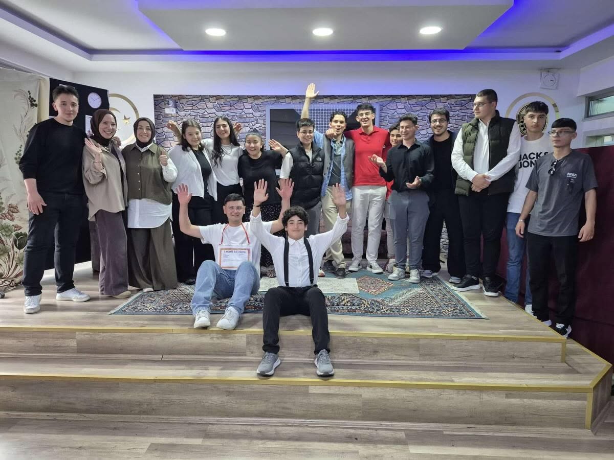 Bozüyük MTAL Öğrencilerinden Tiyatro Gösterisi