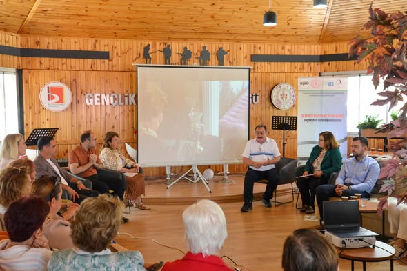 BŞEÜ'de "Bilecik'te Gençlik ve Şehir Bilinci Geçmişten Geleceğe Buluşma" Programı Düzenlendi