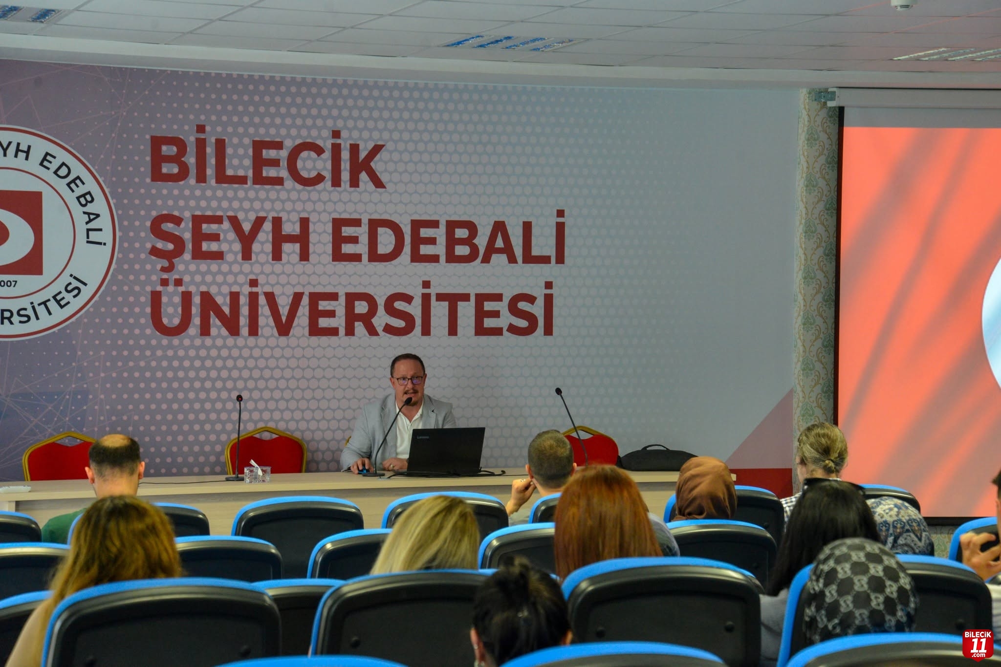 BŞEÜ'de “Türk Halk Kültüründe Bayrak” Konferansı Düzenlendi