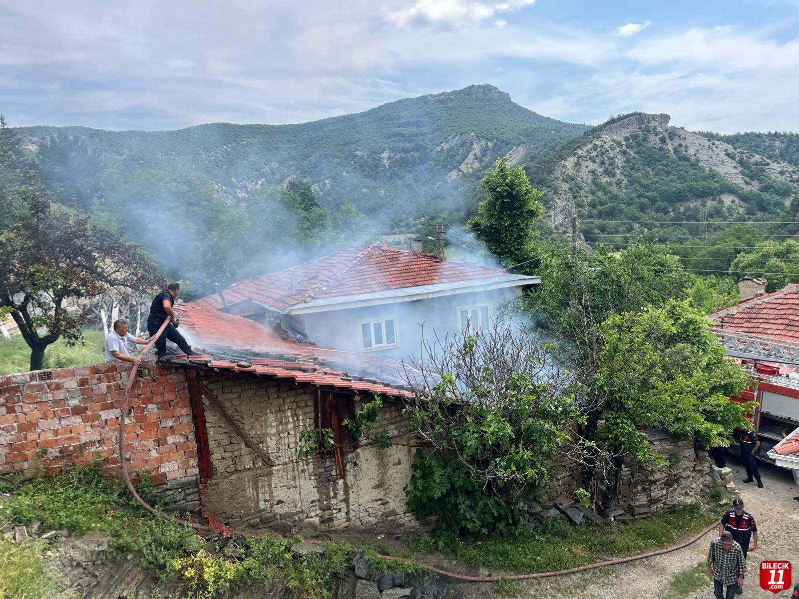 Çatı Yangını Korkuttu
