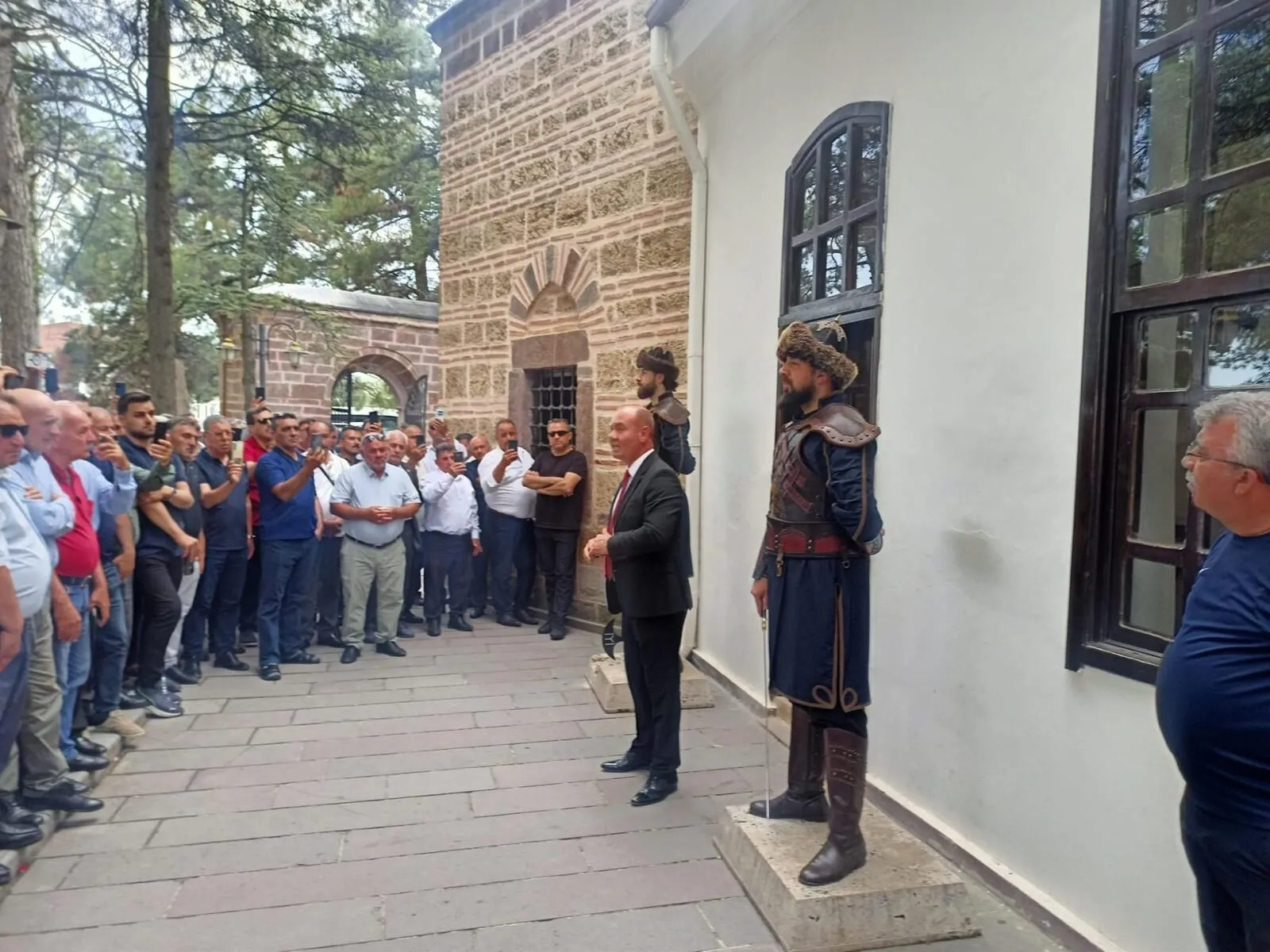 EDEBİYAT ŞEHRİNDEN ECDAT TOPRAKLARINDA MANEVİ BULUŞMA