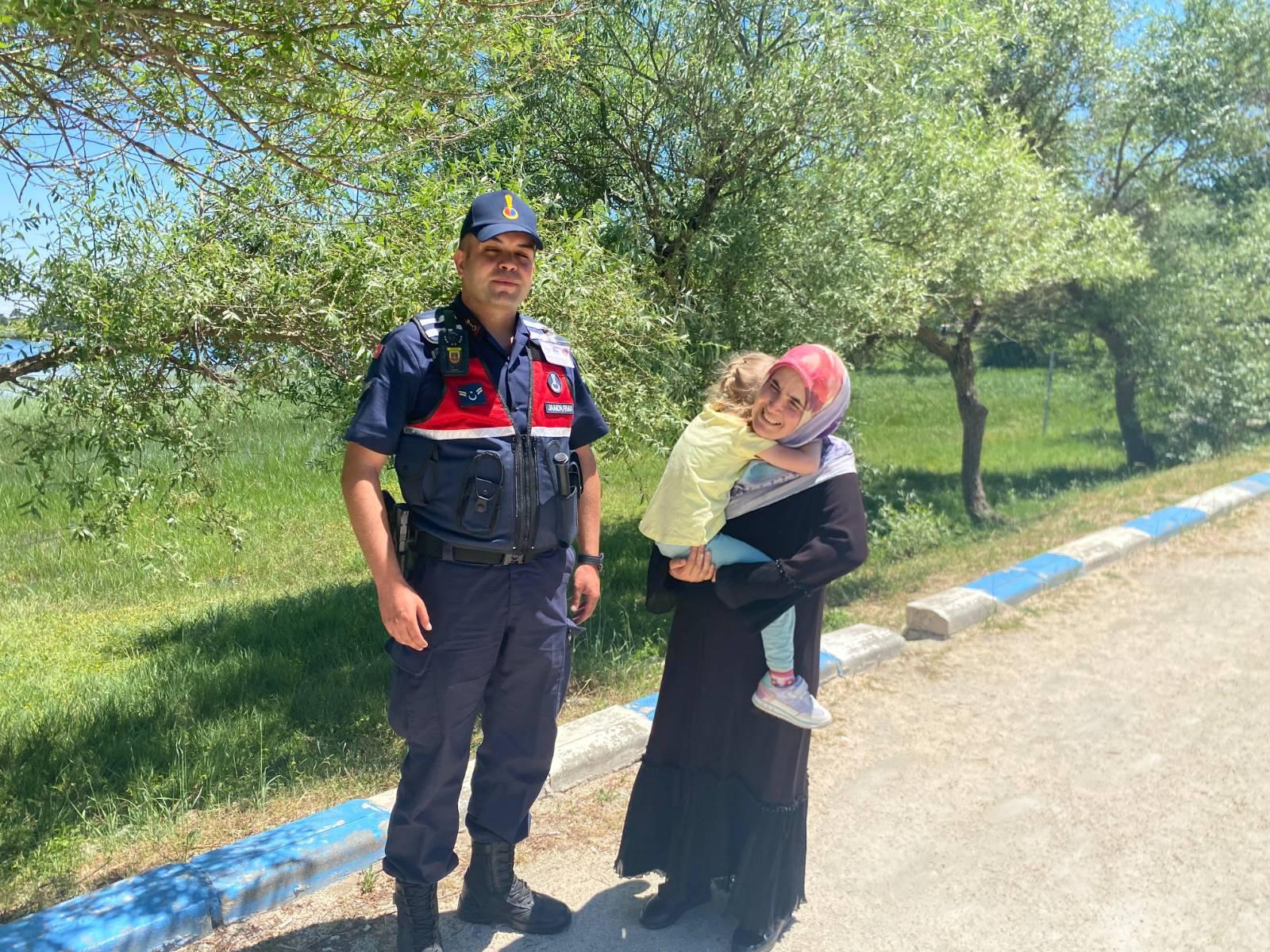 KAYBOLAN ÇOCUĞU JANDARMA BULDU