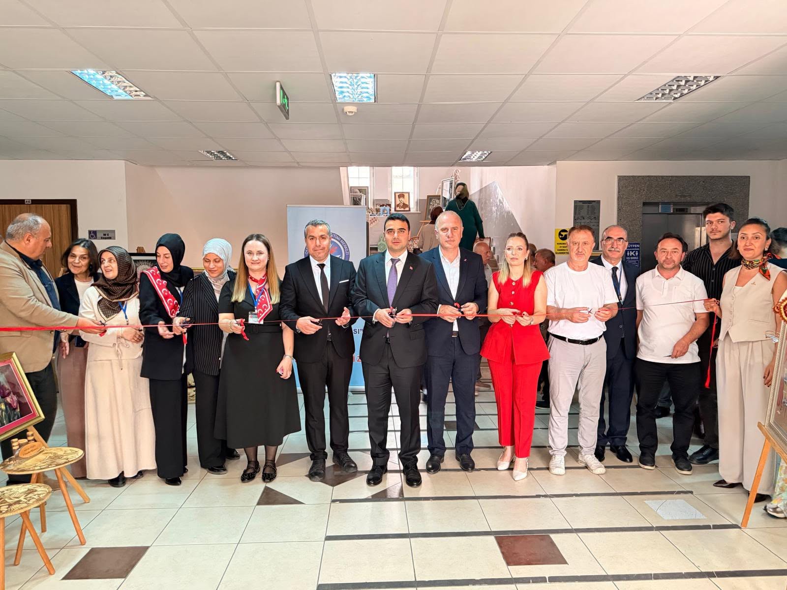 Kaymakam Kılıç’tan Yıl Sonu Sergisine Ziyaret