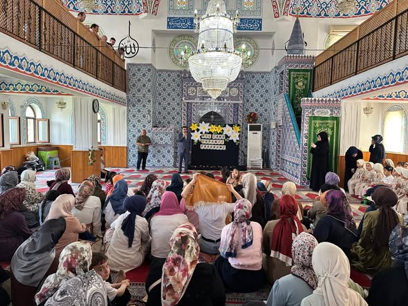 Kur’an Kursu Öğrencileri Mezuniyet Sevinci Yaşadı