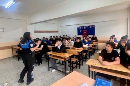 Öğrencilere Akran ve Siber Zorbalık Eğitimi