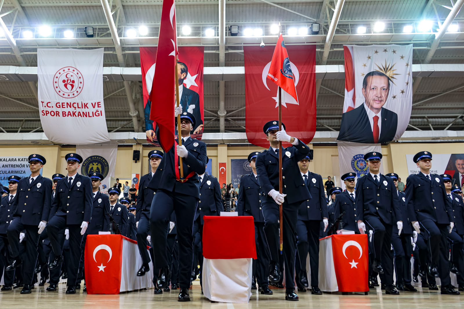 POMEM'de 303 Polis Mezun Oldu
