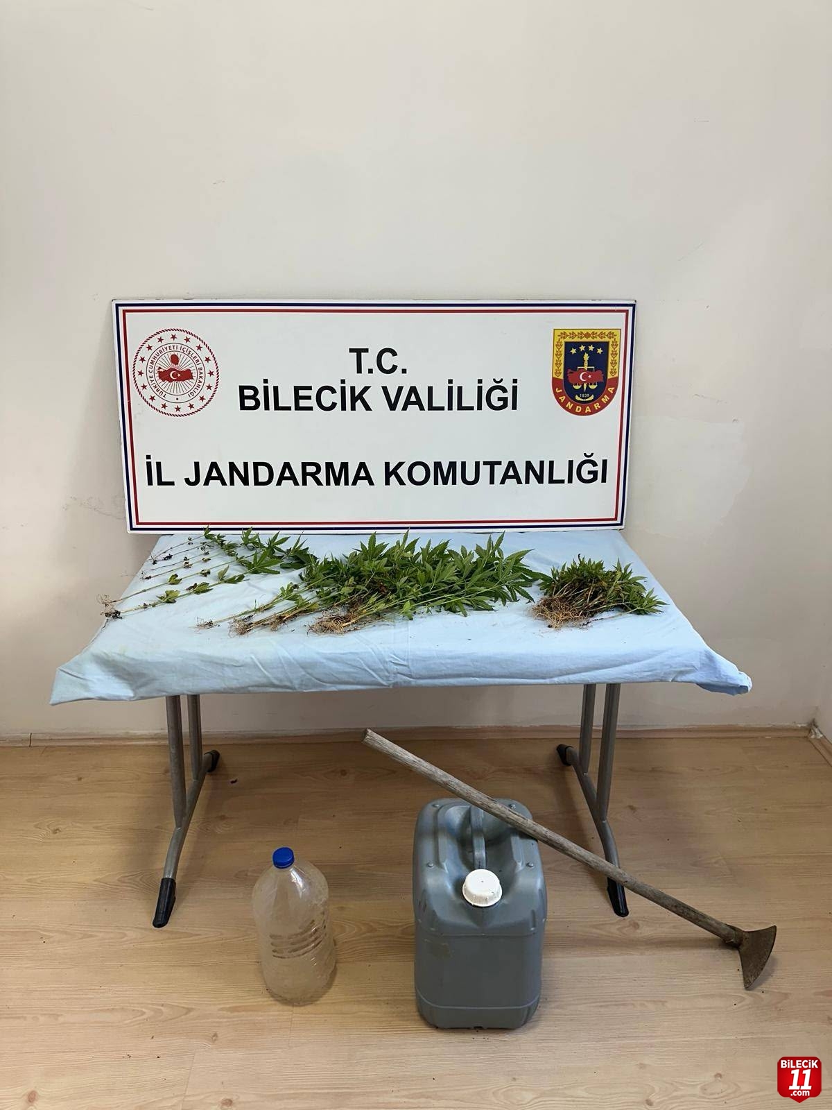 SUÇ ÜSTÜ YAKALANDI/TUTUKLANDI