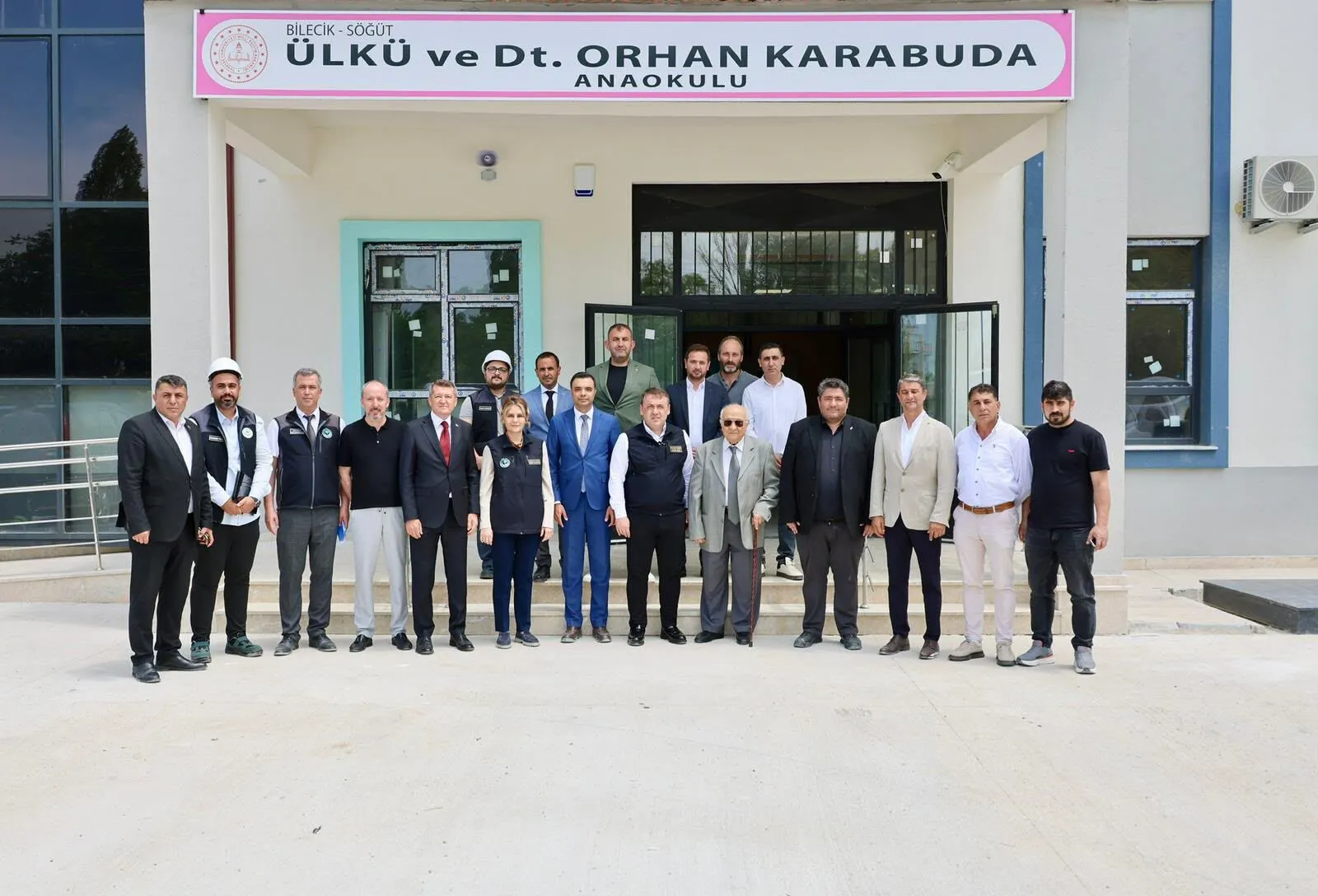 VALİ SÖZER OKUL İNŞAATINDA İNCELEMELERDE BULUNDU