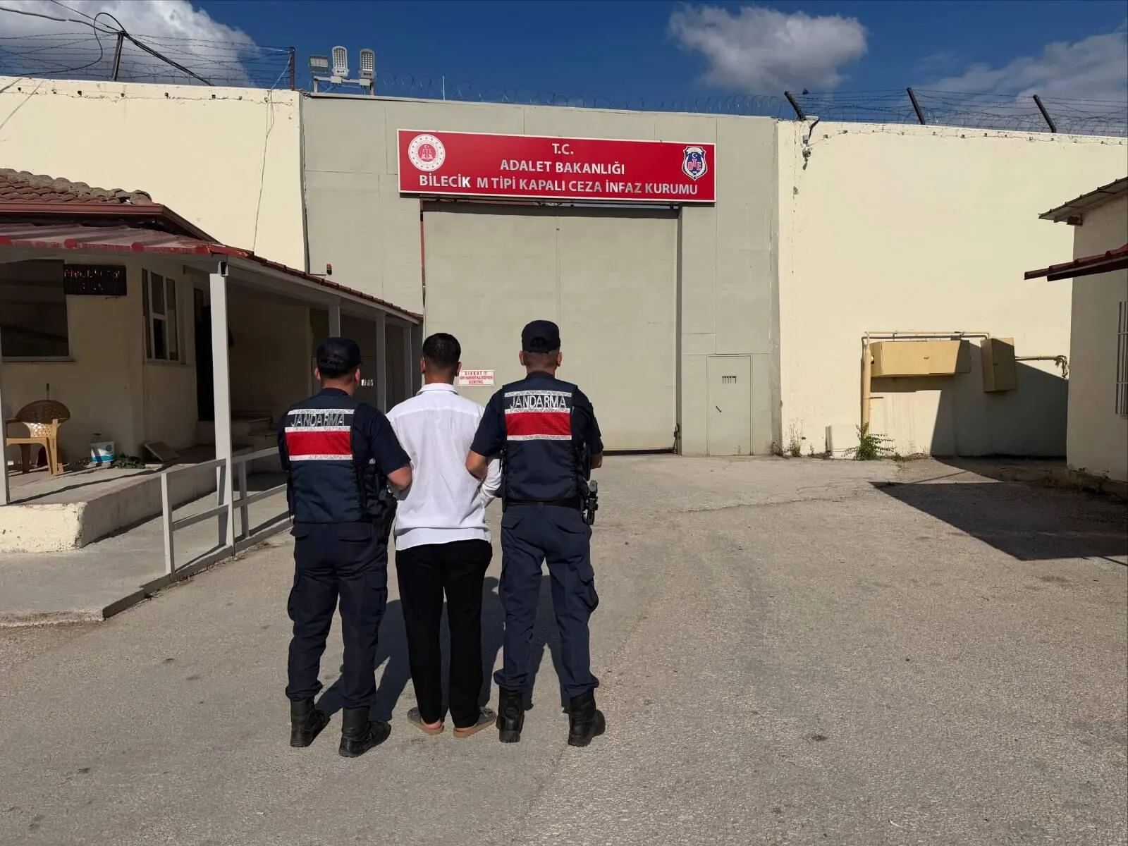 ARANMASI OLAN ŞAHIS BİLECİK'TE YAKALANDI