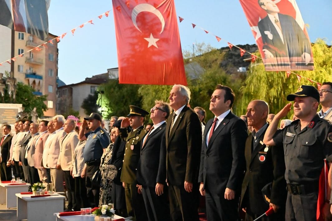 Bozüyük darbeye lanet okudu