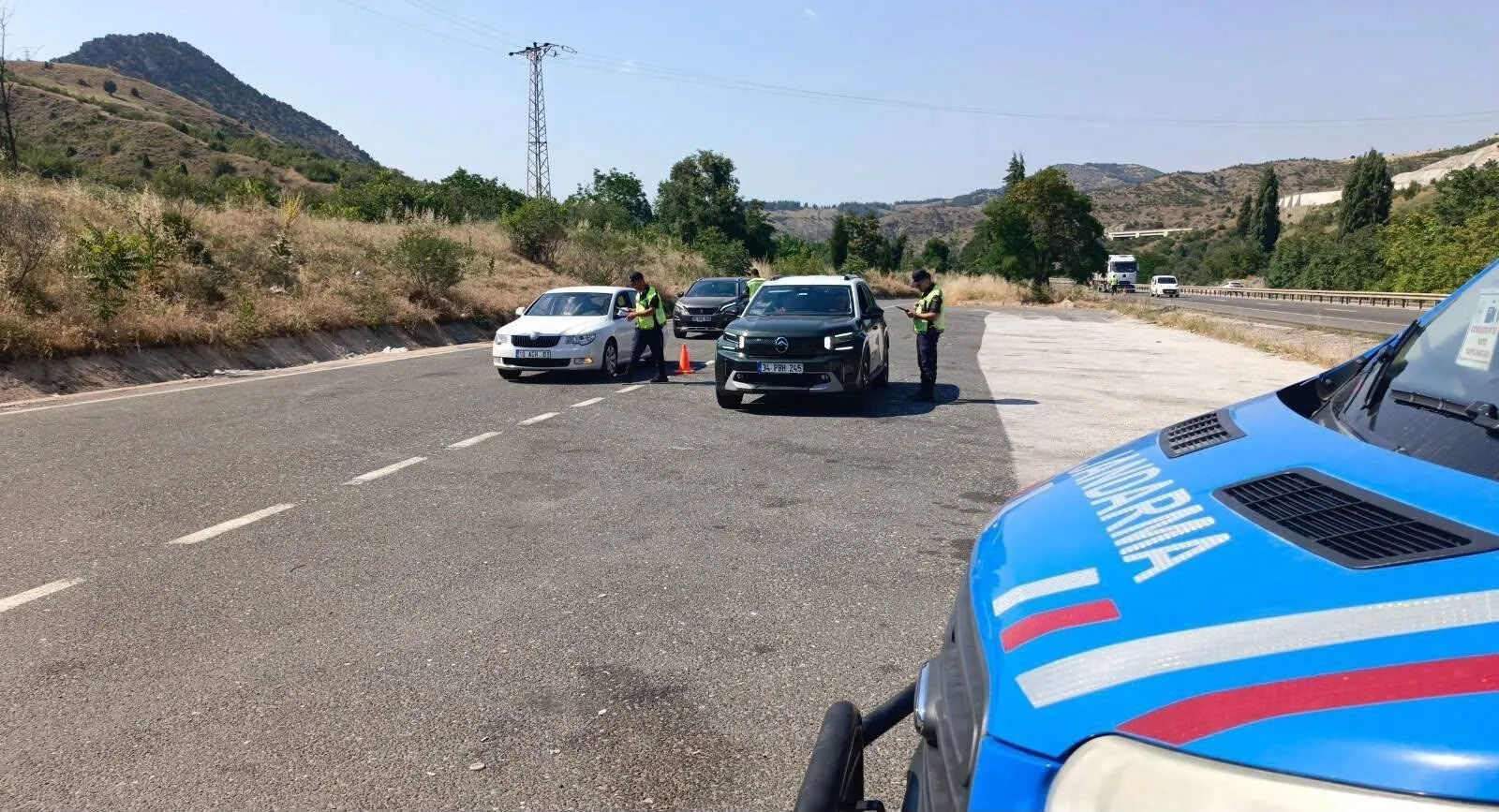 JANDARMA BİLECİK'TE KUŞ UÇURTMADI!