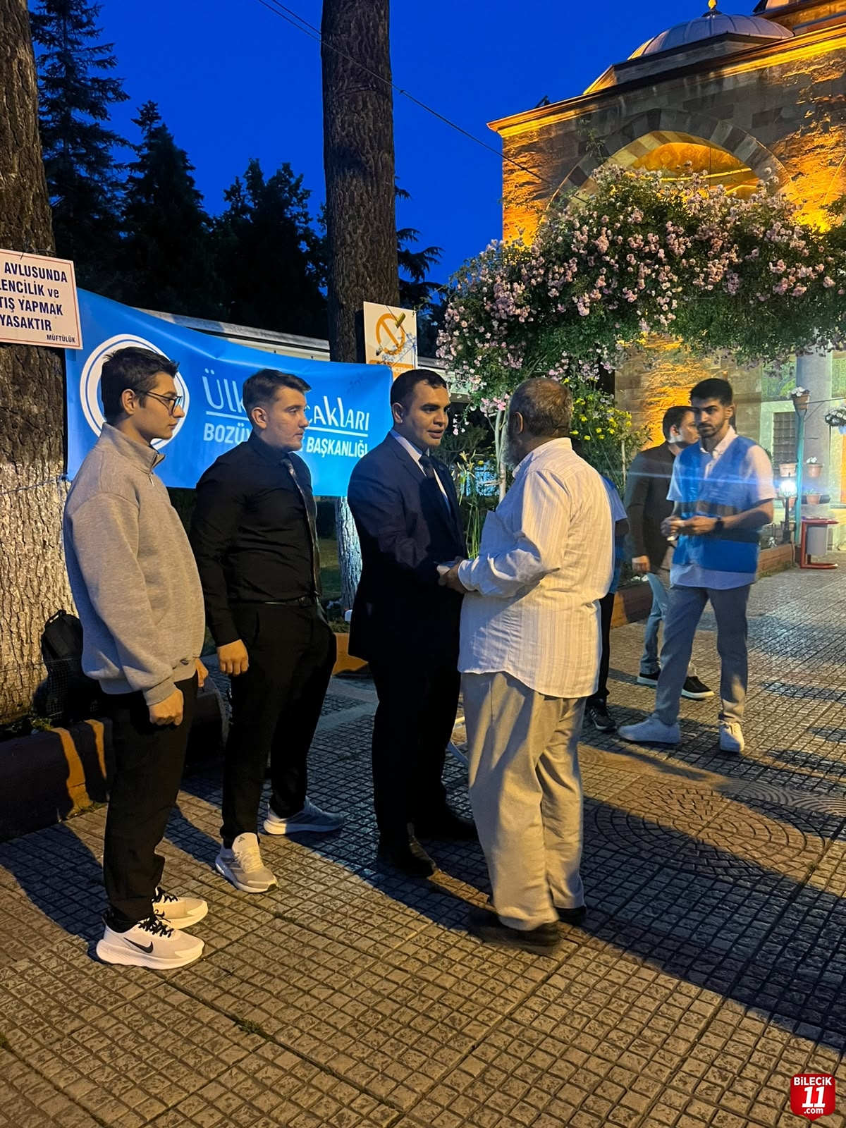 Ülkü Ocakları'ndan Aşure İkramı