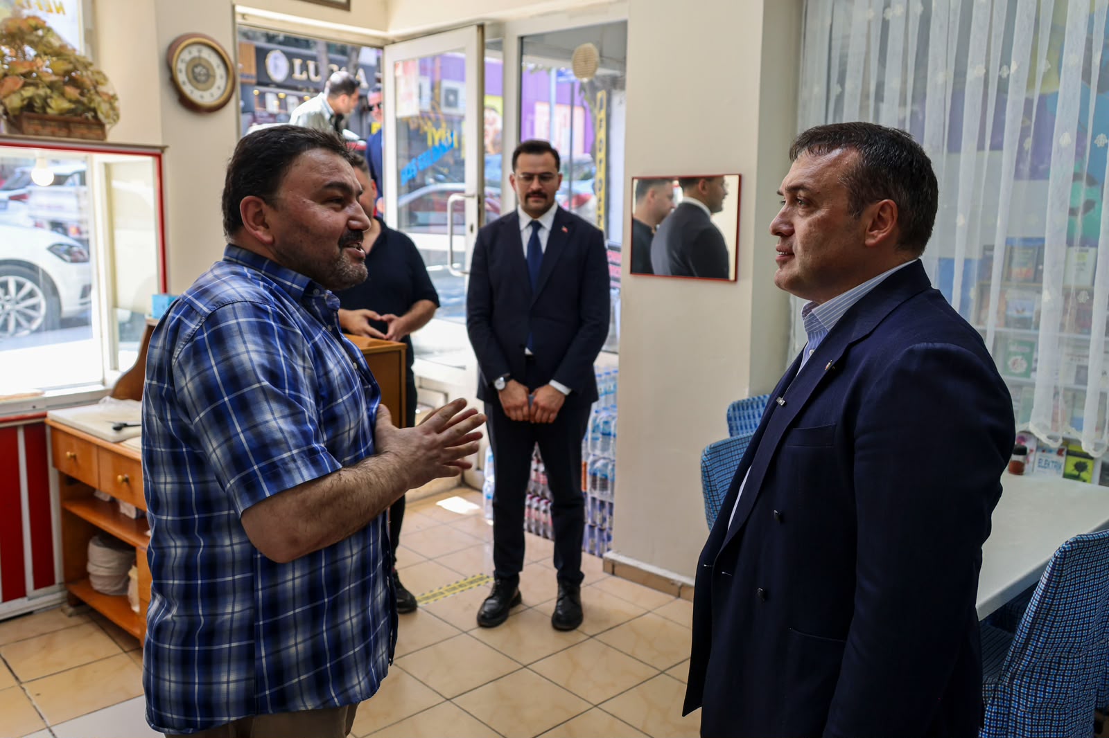 VALİ SÖZER ÇARŞI ESNAFINI ZİYARET ETTİ