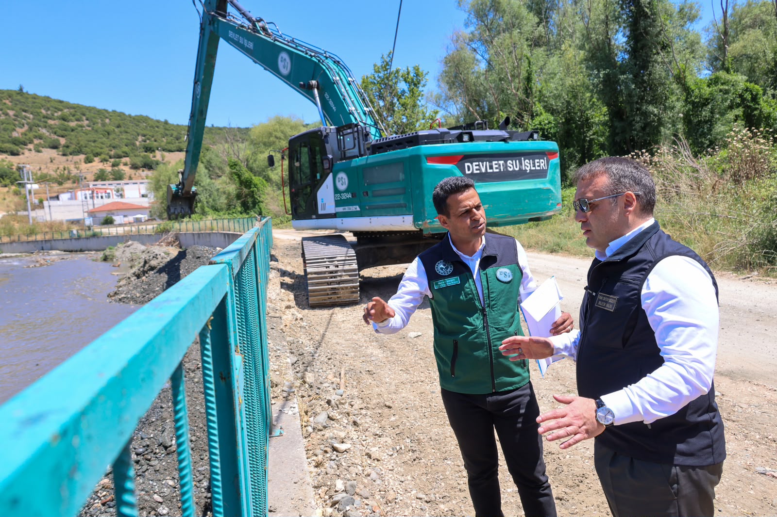 Vali Sözer Karasu Çayı Taşkın Kontrol Tesisi’nde İncelemelerde Bulundu