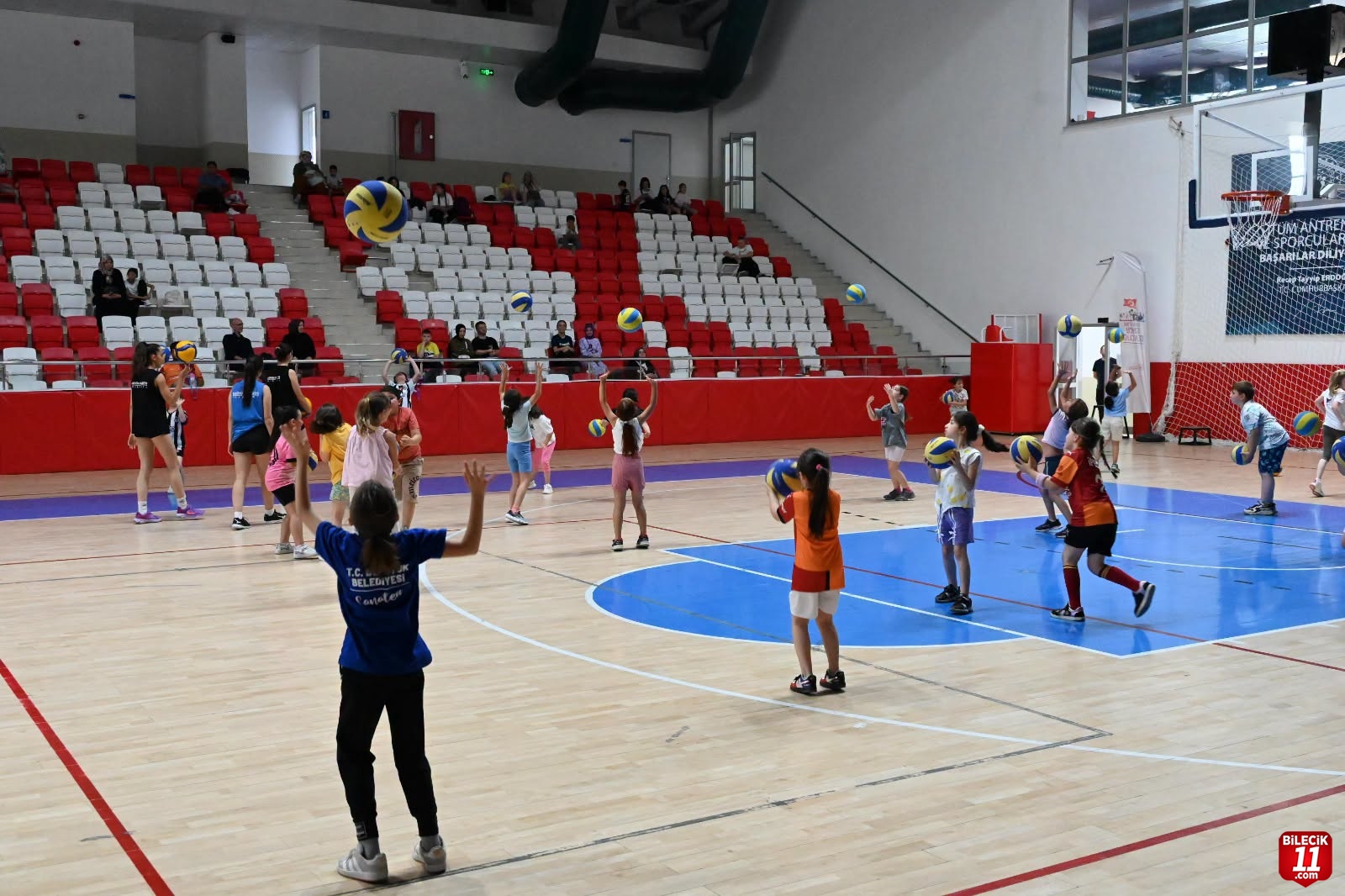 Voleybol Heyecanı Başladı