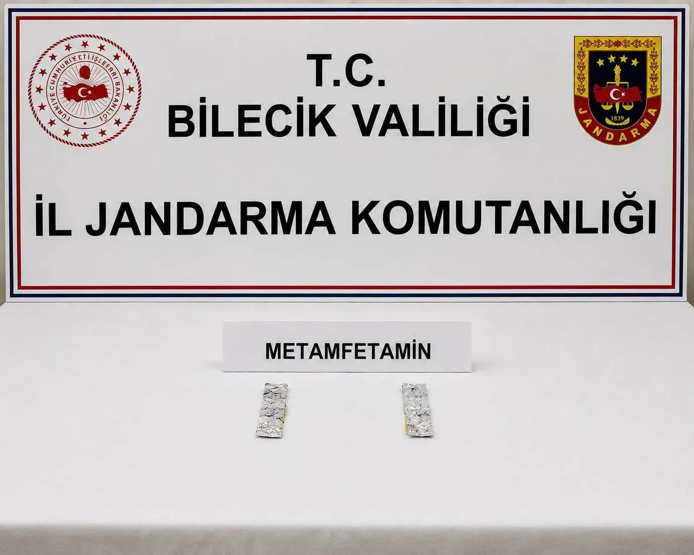 BİLECİK'TE ARAÇTAN UYUŞTURUCU ÇIKTI