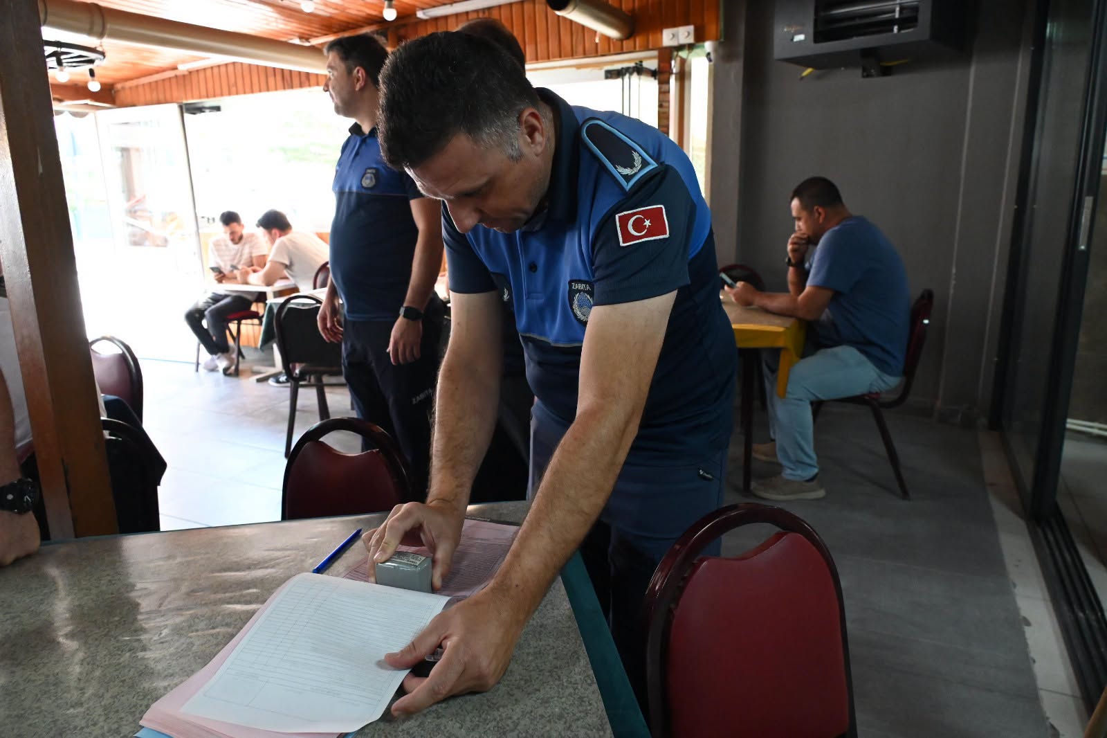 Bozüyük’te Kahvehanelere Zabıta Denetimi